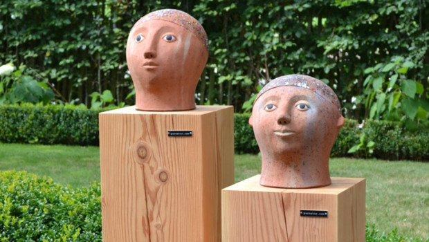 Odile Kinart präsentiert Skulpturen auf pur natur Quader
